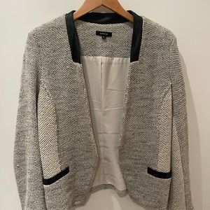 Drew L ‘sweater blazer’. Trim=real leather. Body soft & 80% cotton. Open front.